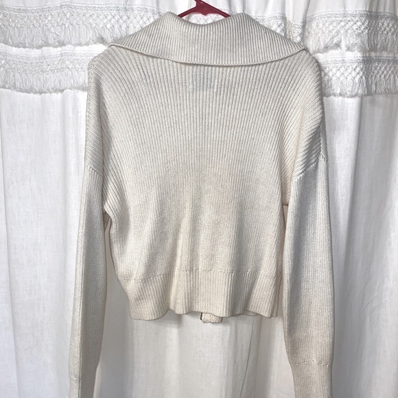 Abercrombie cream zip up sweater with tags - Picture 2 of 4